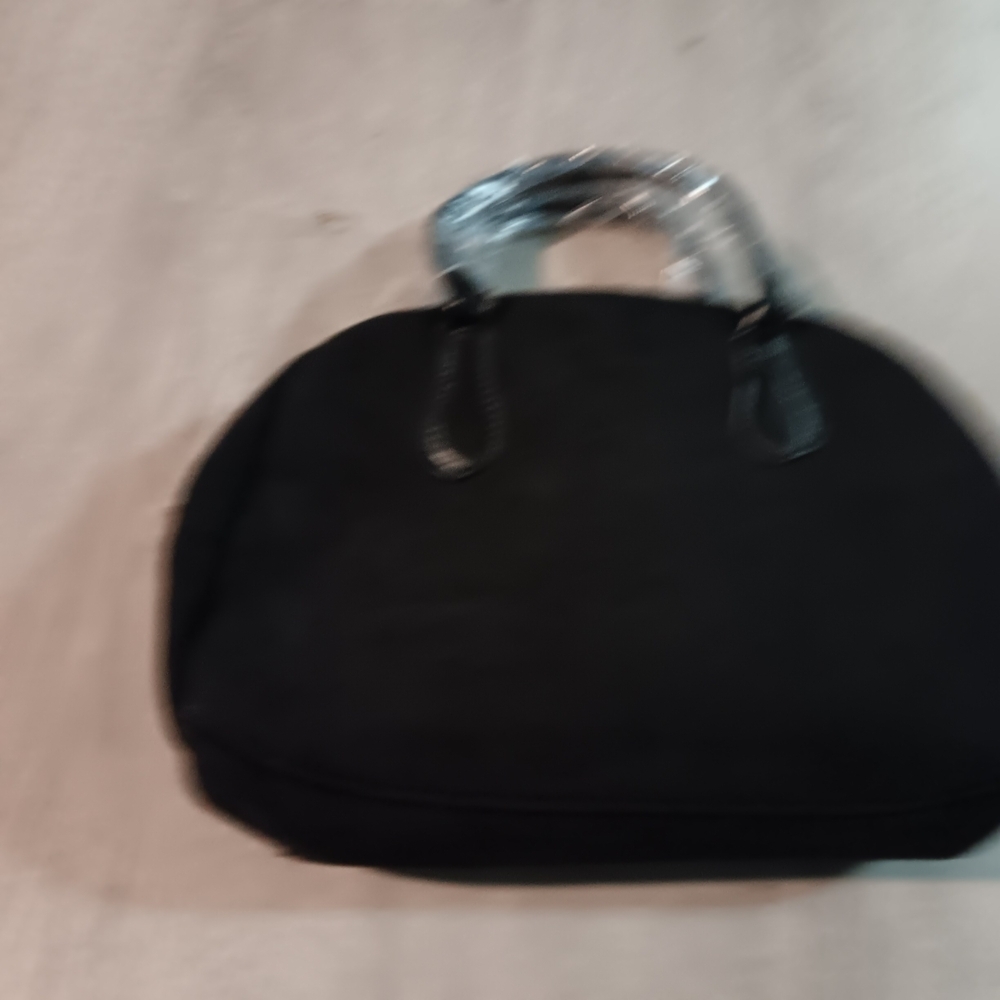 Elegant Black Handbag - Picture 3 of 5
